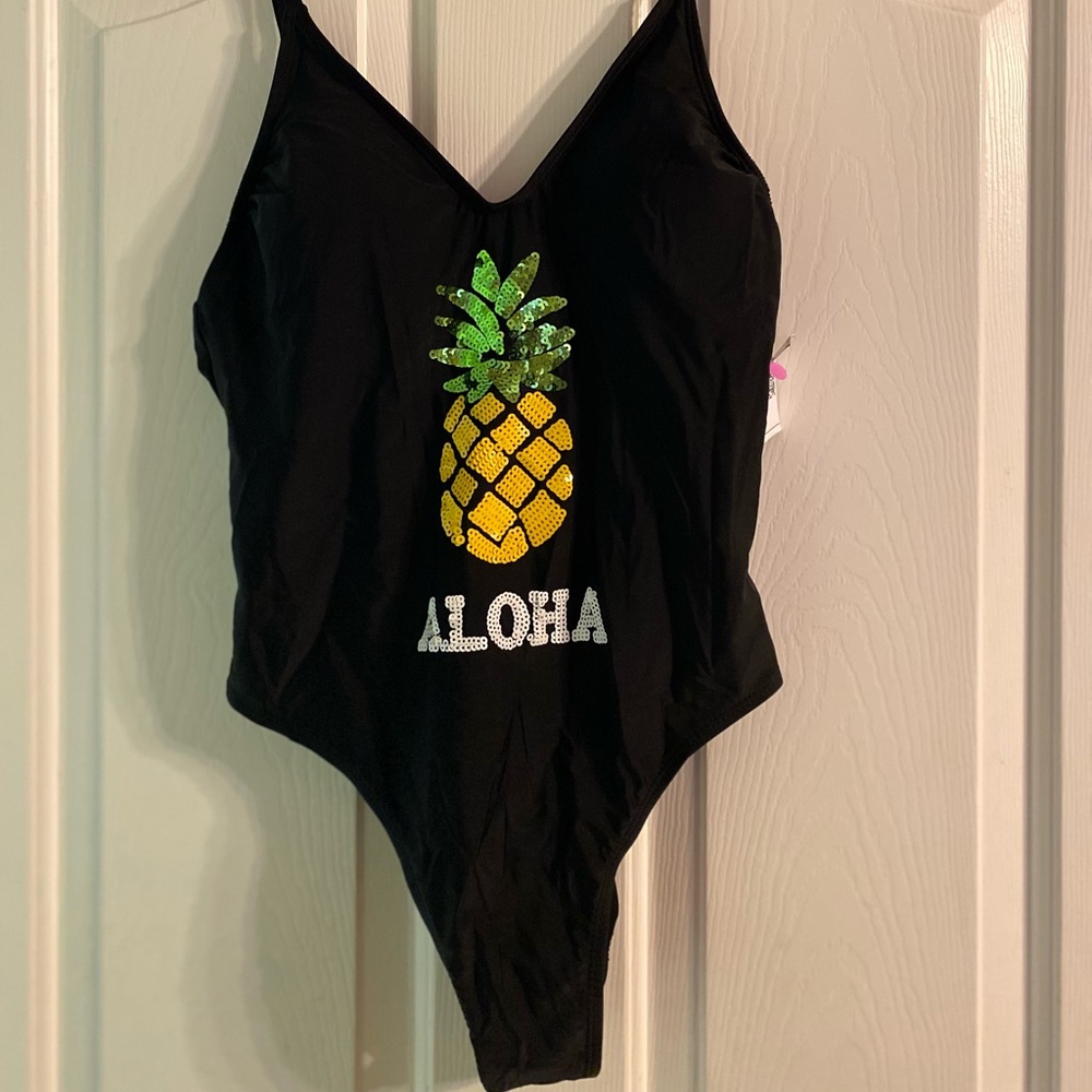Xhilaration Aloha Swimsuit Large NWT